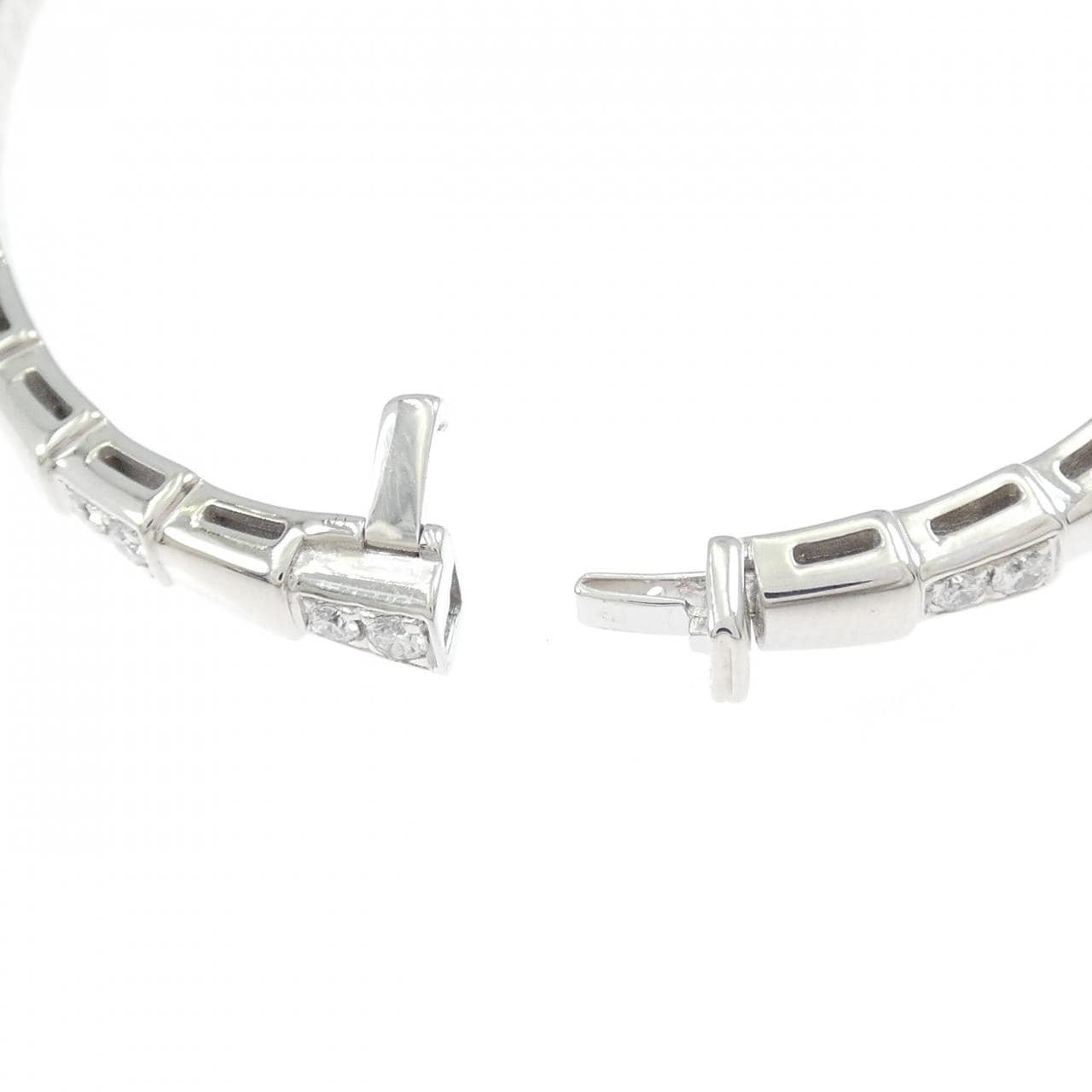 ブルガリ ダイヤモンド バングル