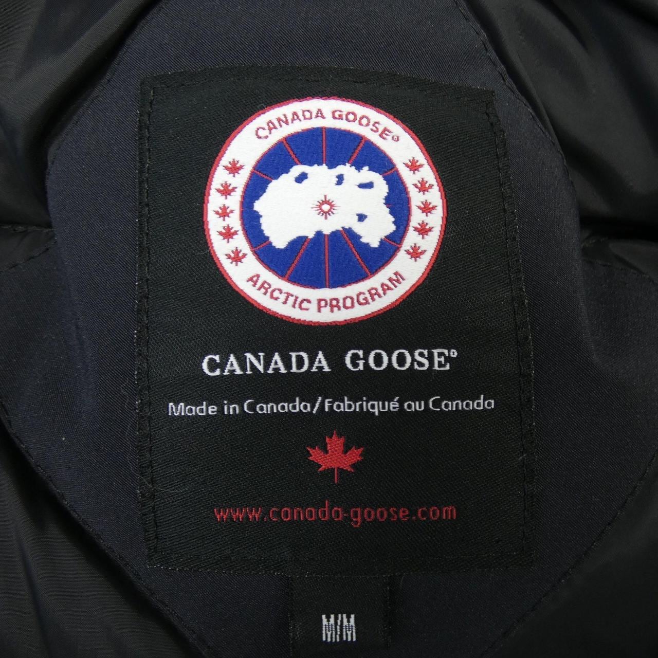 加拿大鹅CANADA GOOSE羽绒服