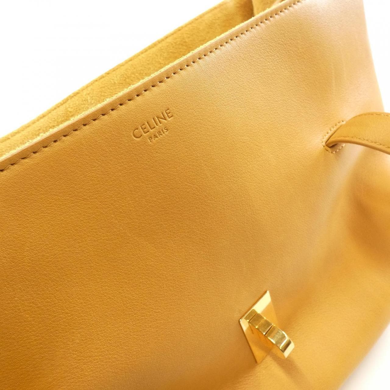 CELINE中型 Soft 16 195543CR4 肩背包