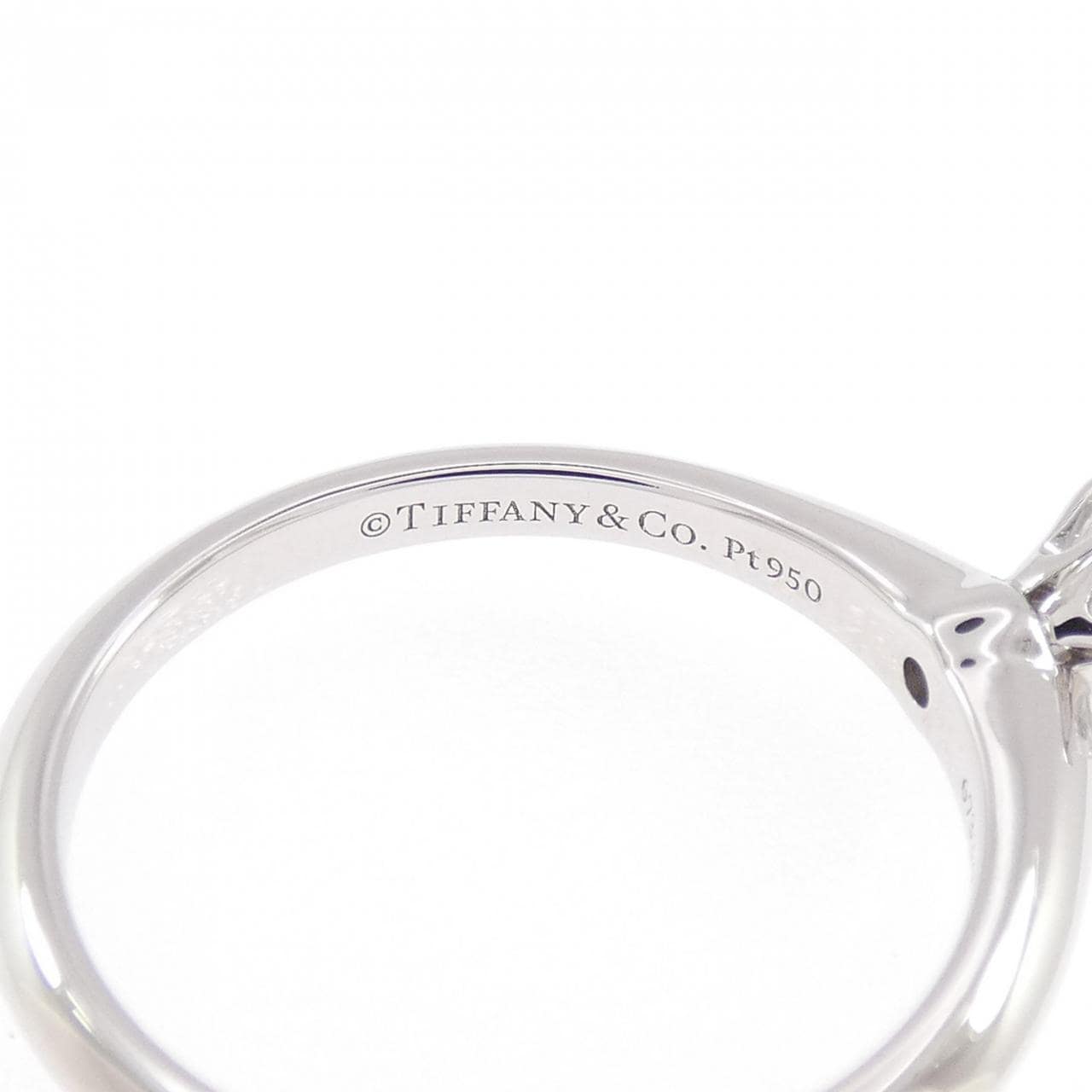 ティファニー クラシックソリティア リング 0.35CT E VS1 3EXT