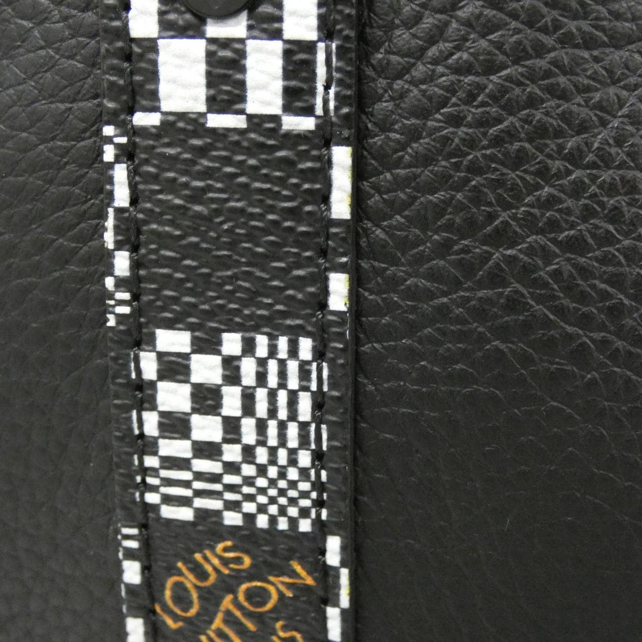 ルイヴィトン ダミエ ディストーテッド シティ キーポル XS M80202 ショルダーバッグ