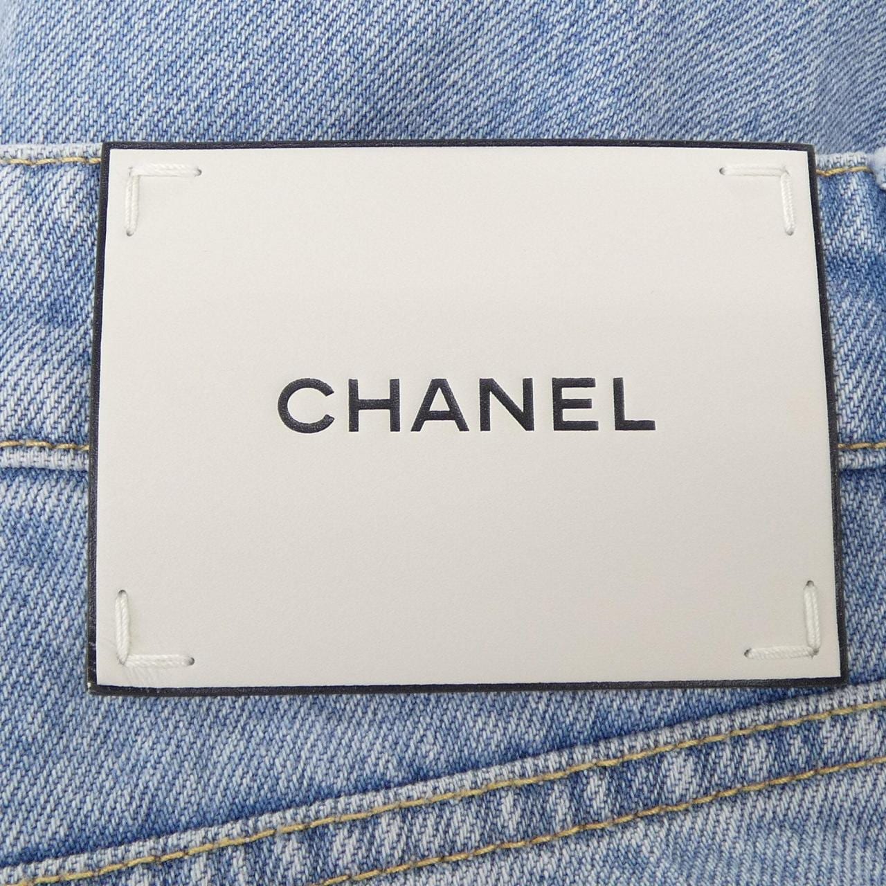 シャネル CHANEL METIERS D'ART LOOK1 P82856V74598 26A ジーンズ