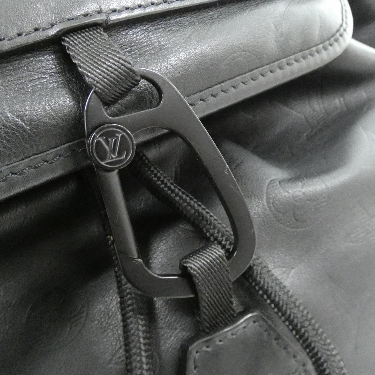 ルイヴィトン モノグラム シャドウ ディスカバリー バックパック M43680 リュックサック