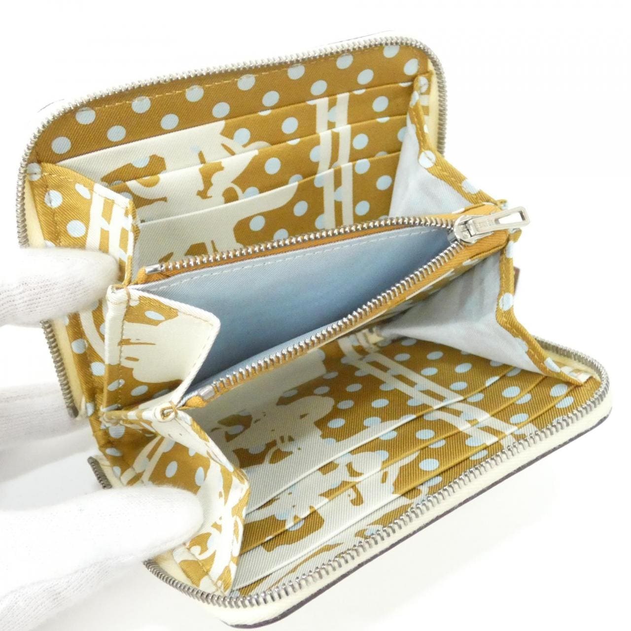 エルメス BRIDES DE GALA FANTOME POIS シルク イン コンパクト 075190CK 財布