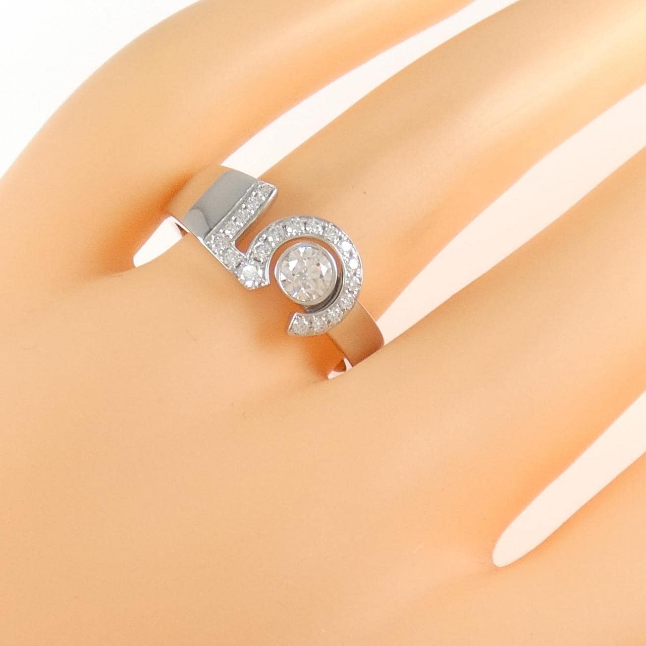 CHANEL Eternal CHANEL No. 5 Ring