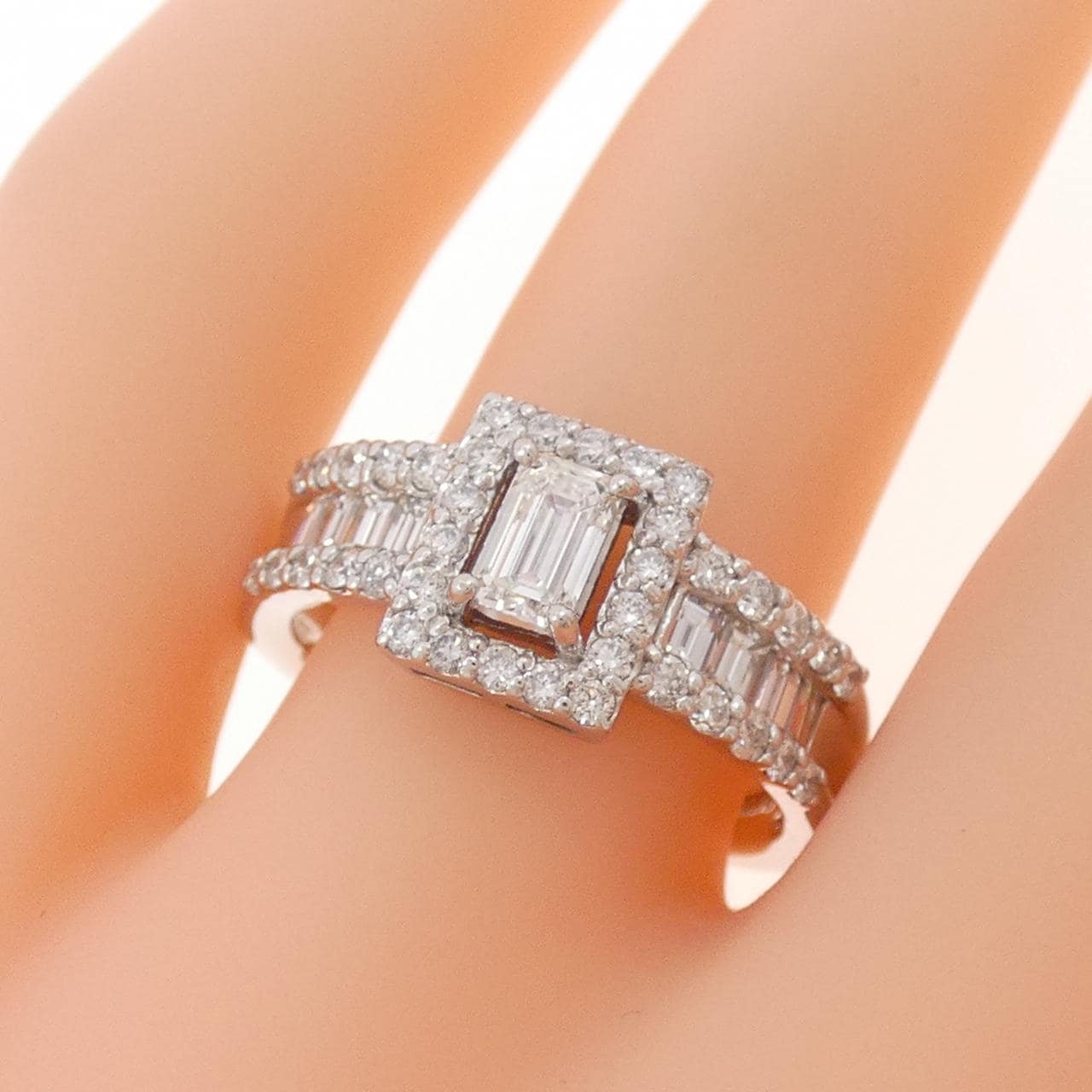 PT900 ダイヤモンド リング 0.305CT
