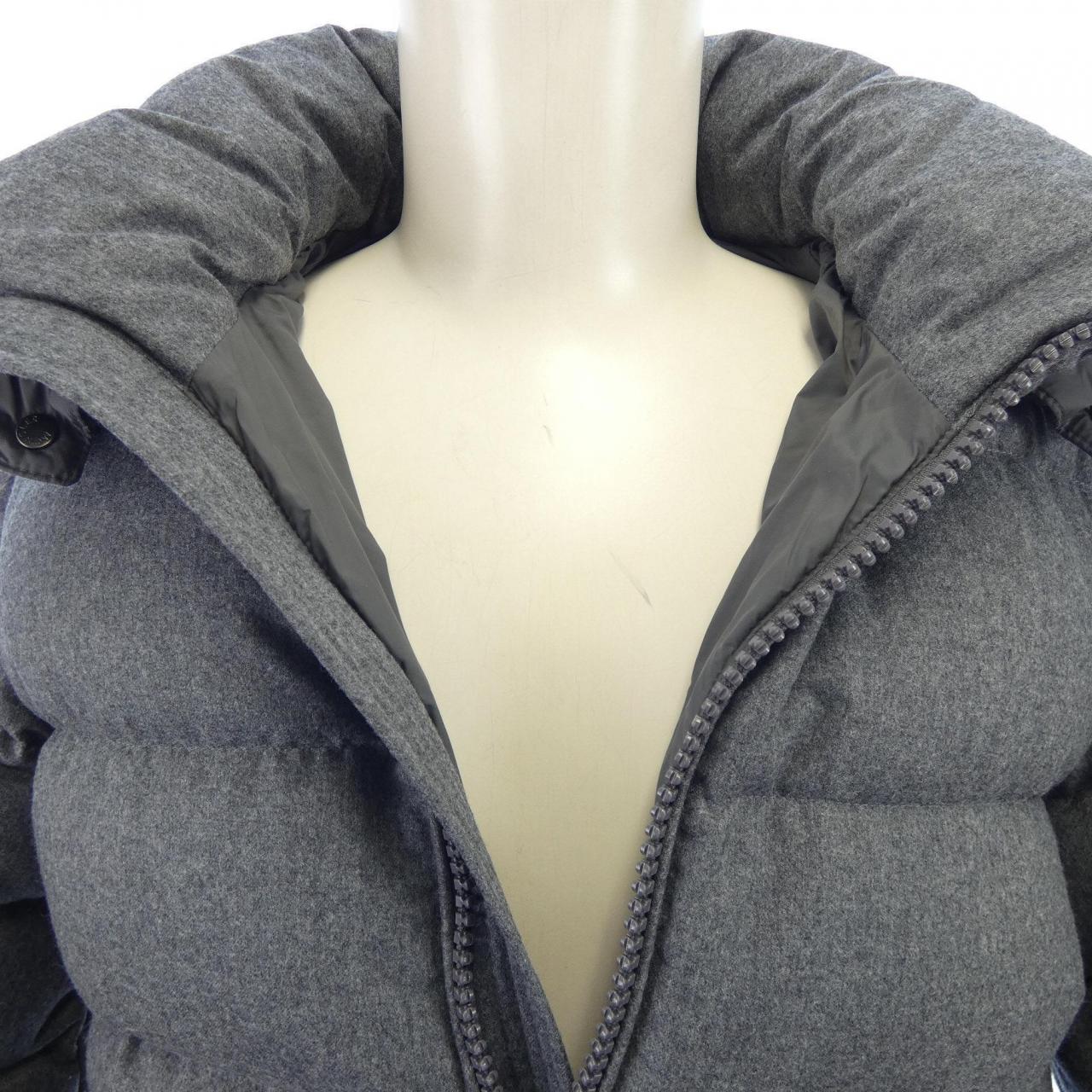 モンクレール MONCLER ダウンジャケット