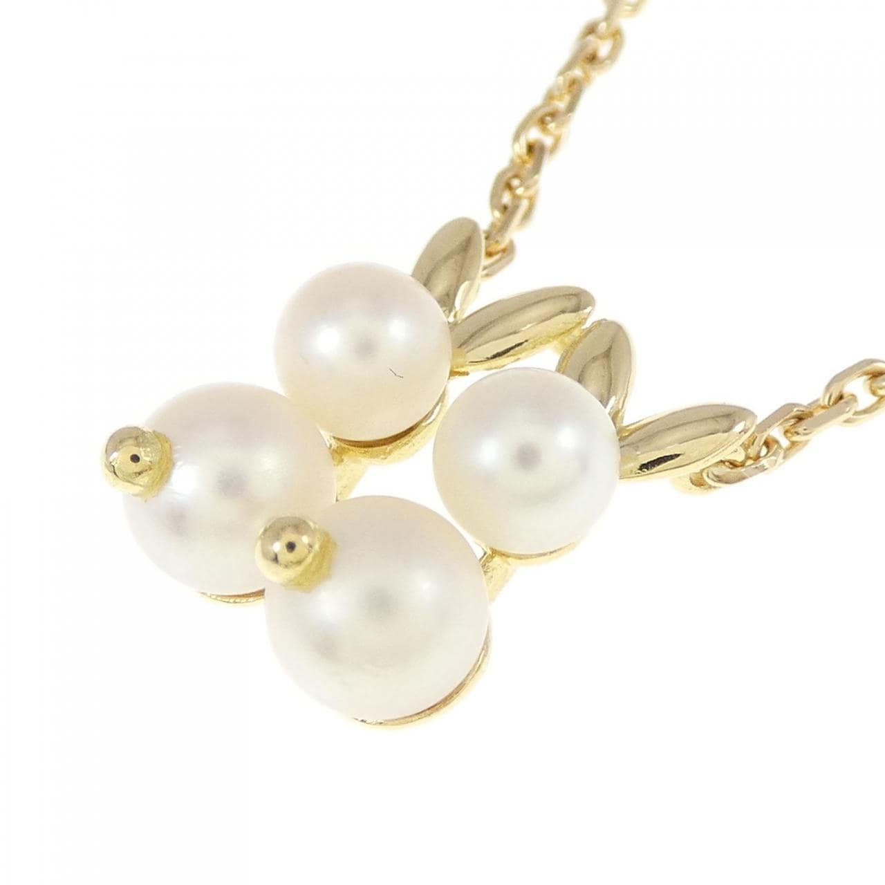 Van Cleef & Arpels Akoya pearl necklace