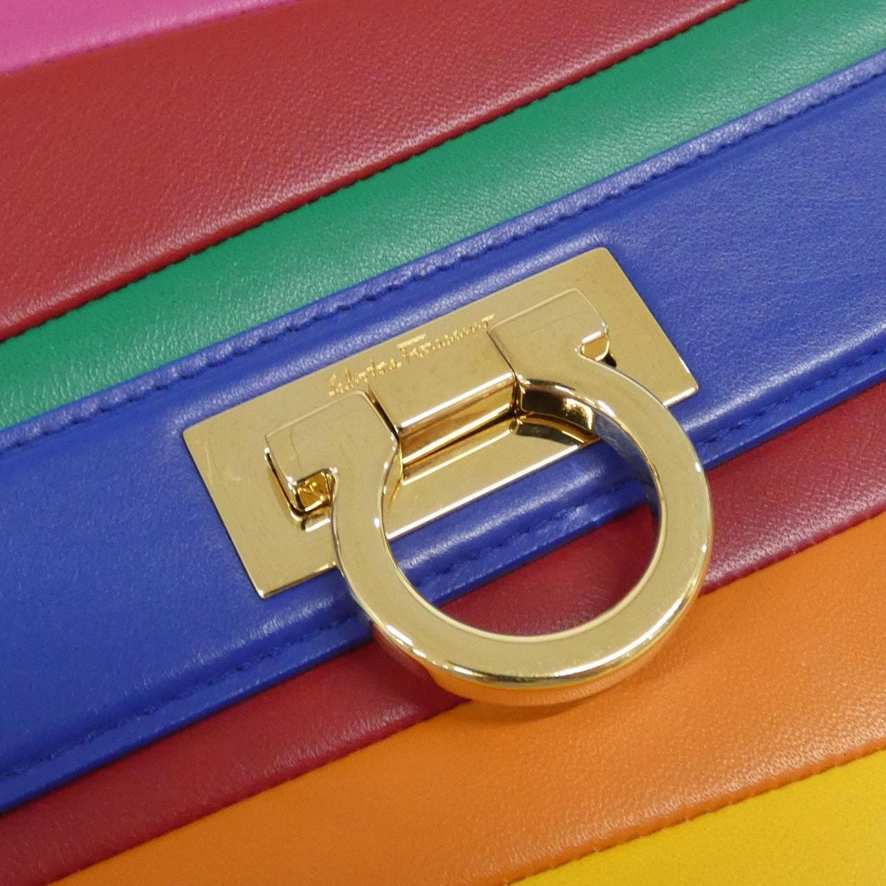 SALVATORE FERRAGAMO 21 G082 包
