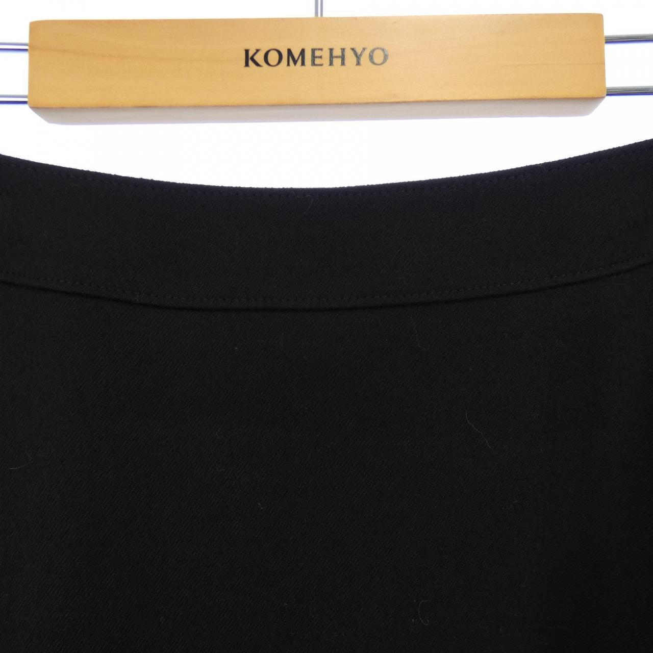 タエアシダ TAE ASHIDA スカート