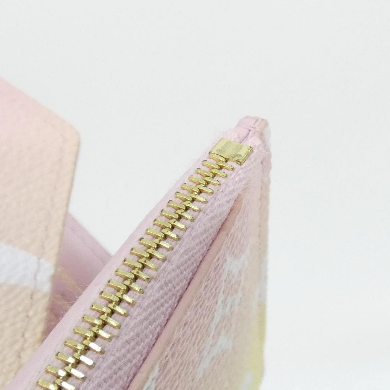 ルイヴィトン バイザプール ポルトフォイユ ヴィクトリーヌ M80388 財布