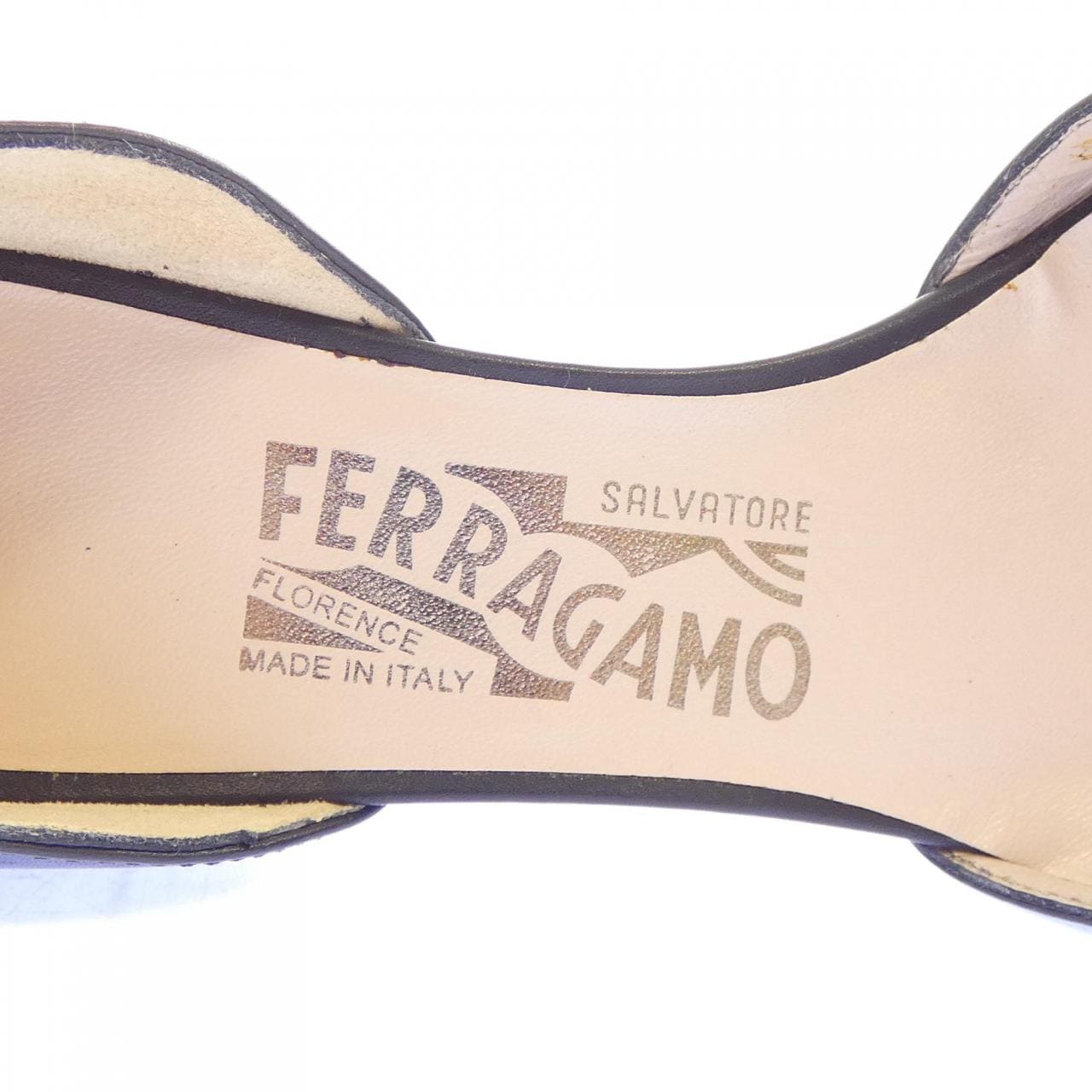 サルヴァトーレフェラガモ SALVATORE FERRAGAMO 0G016895 パンプス