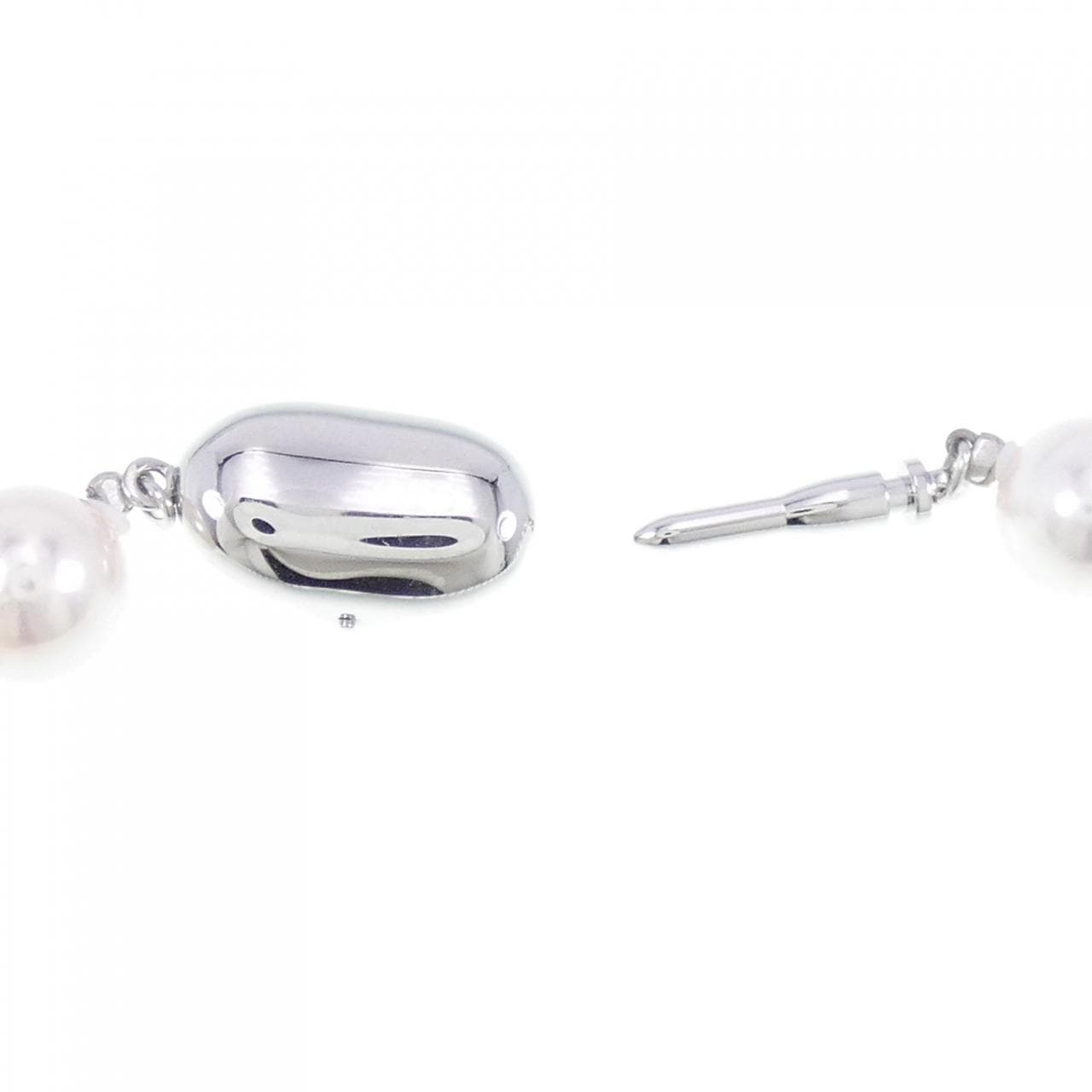 [BRAND NEW] Silver Clasp Akoya Pearl Necklace 8.5-9mm