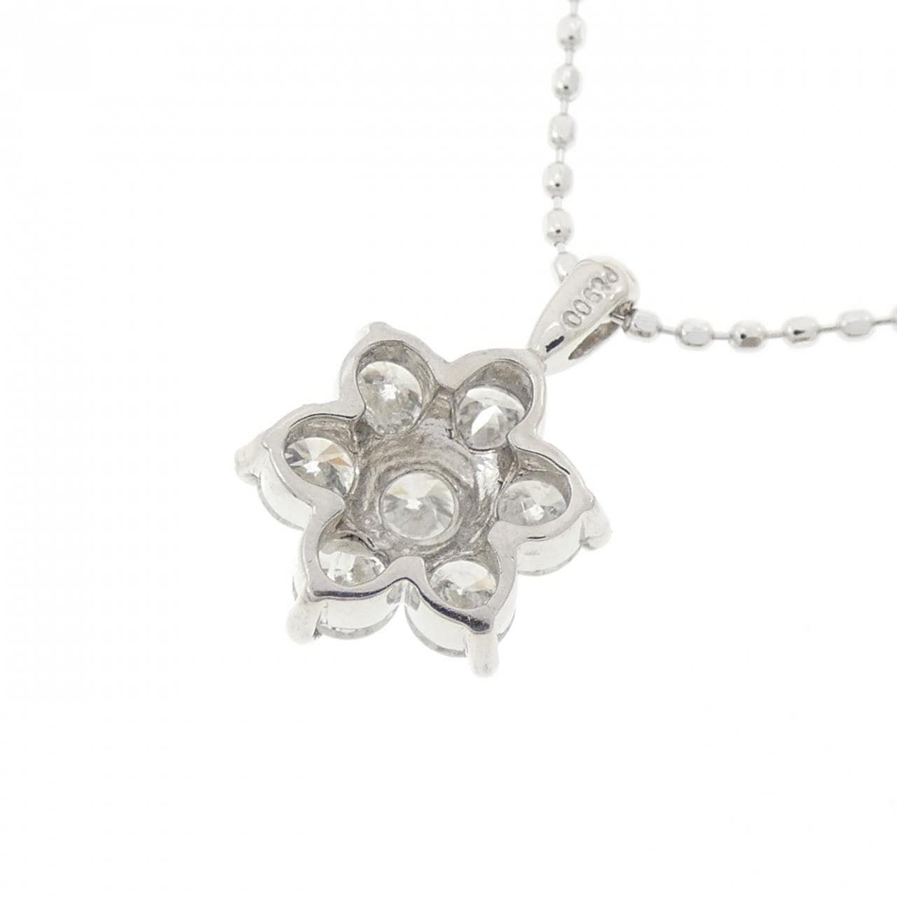 PT900/K18WG フラワー ダイヤモンド ネックレス 0.50CT