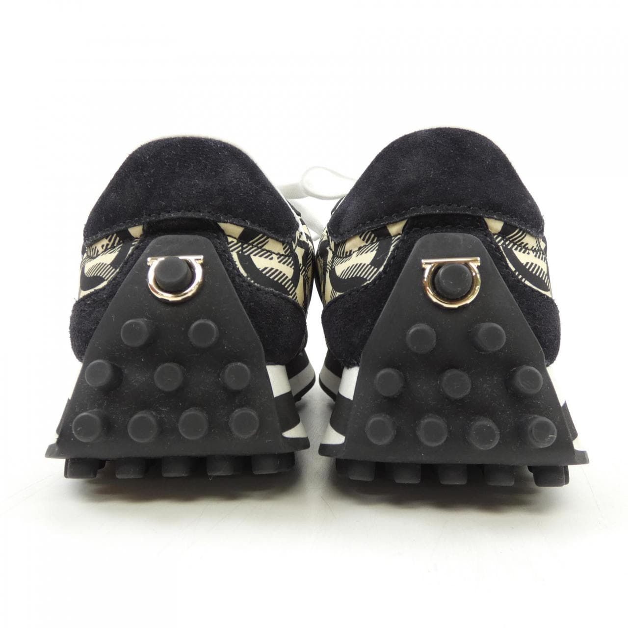 サルヴァトーレフェラガモ SALVATORE FERRAGAMO スニーカー