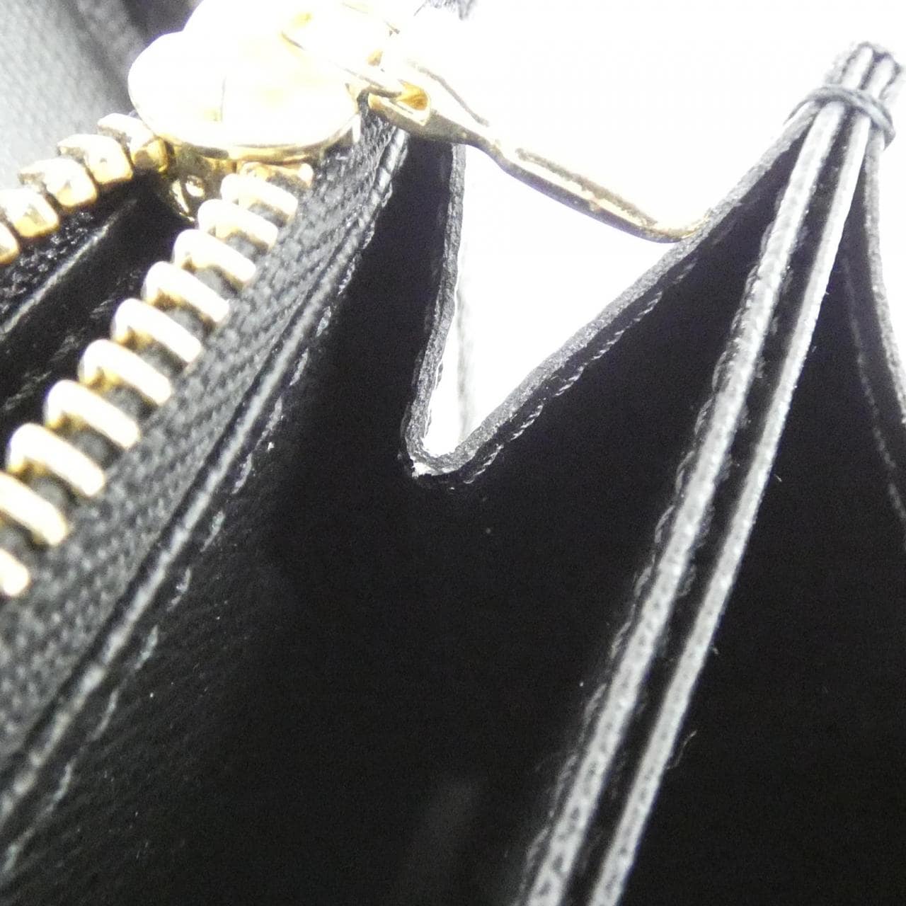 ルイヴィトン エピ ジッピー ウォレット M68755 財布