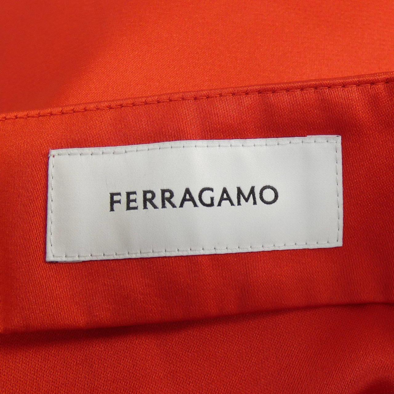 フェラガモ FERRAGAMO スカート