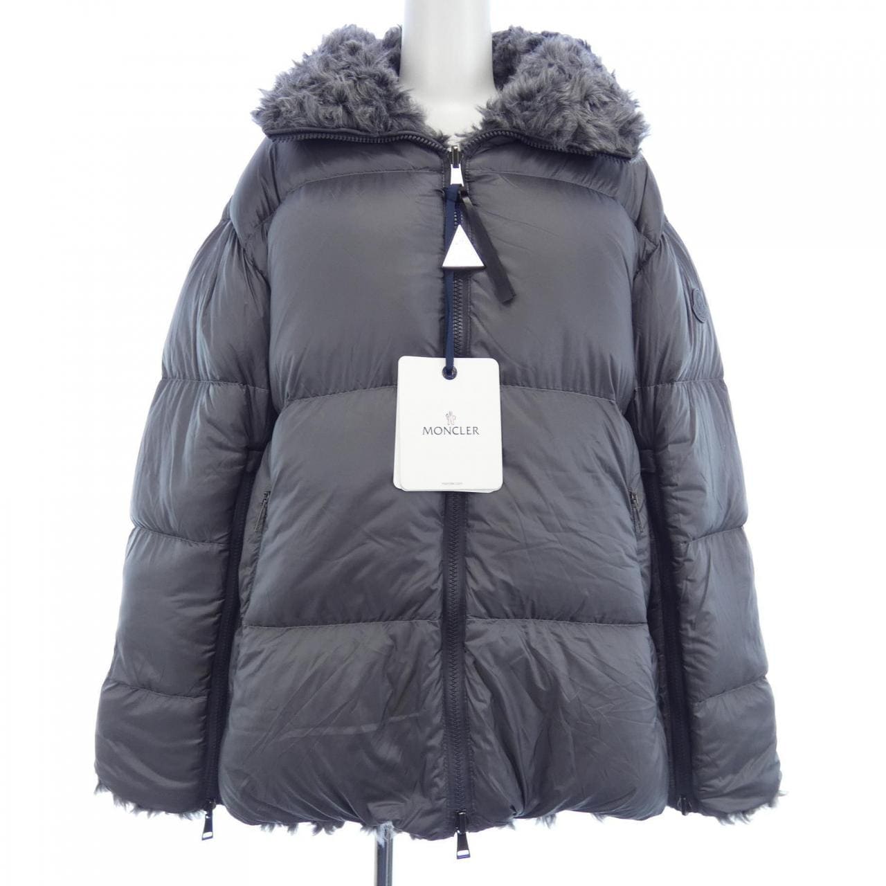 モンクレール MONCLER ダウンジャケット