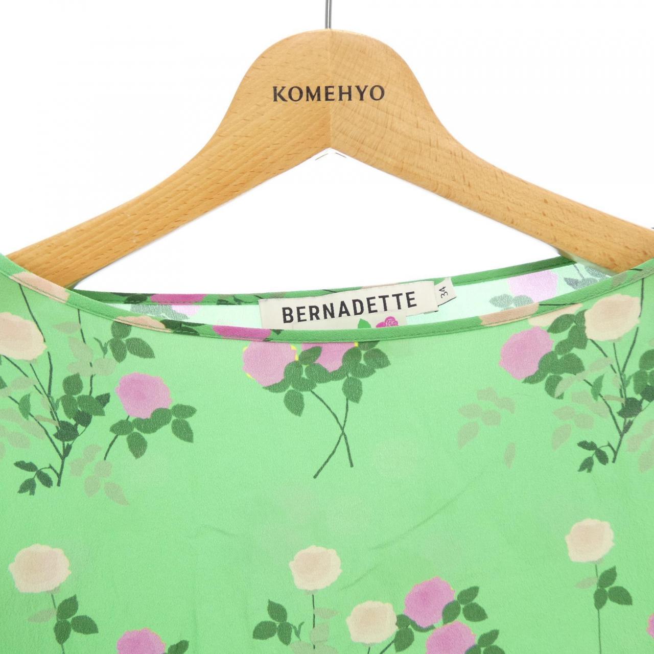 BERNADETTE トップス