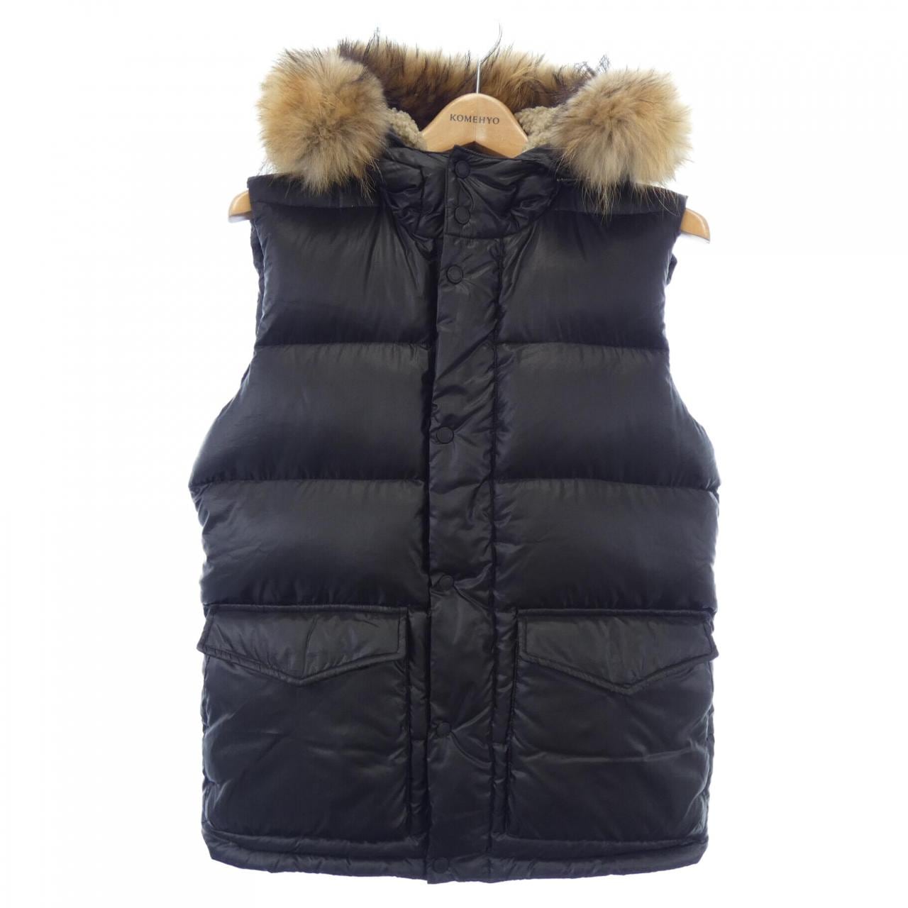 FREEDAMDAY Down Vest