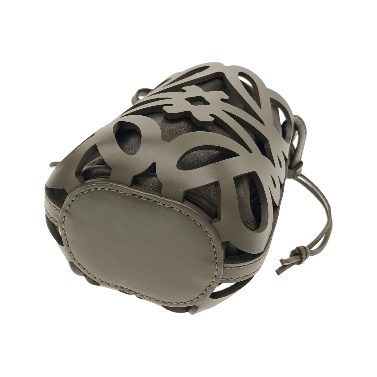 ロエベ アナグラム カット アウト ポケット C922Y62X04 ショルダーバッグ