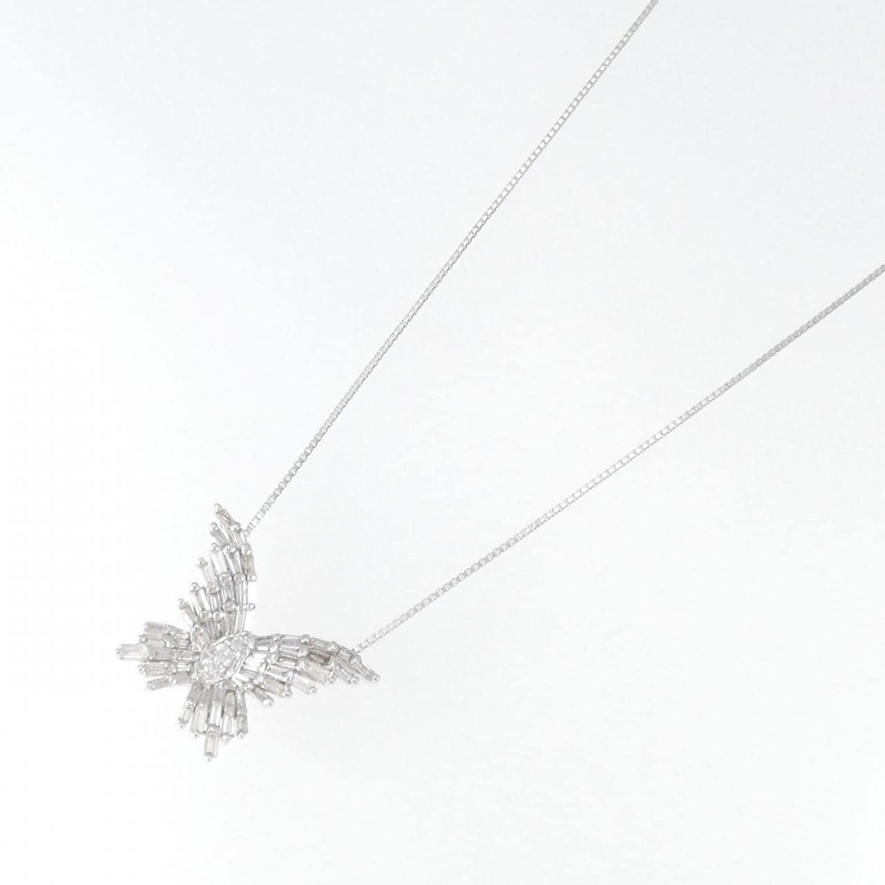 K18WG butterfly Diamond necklace 1.00CT