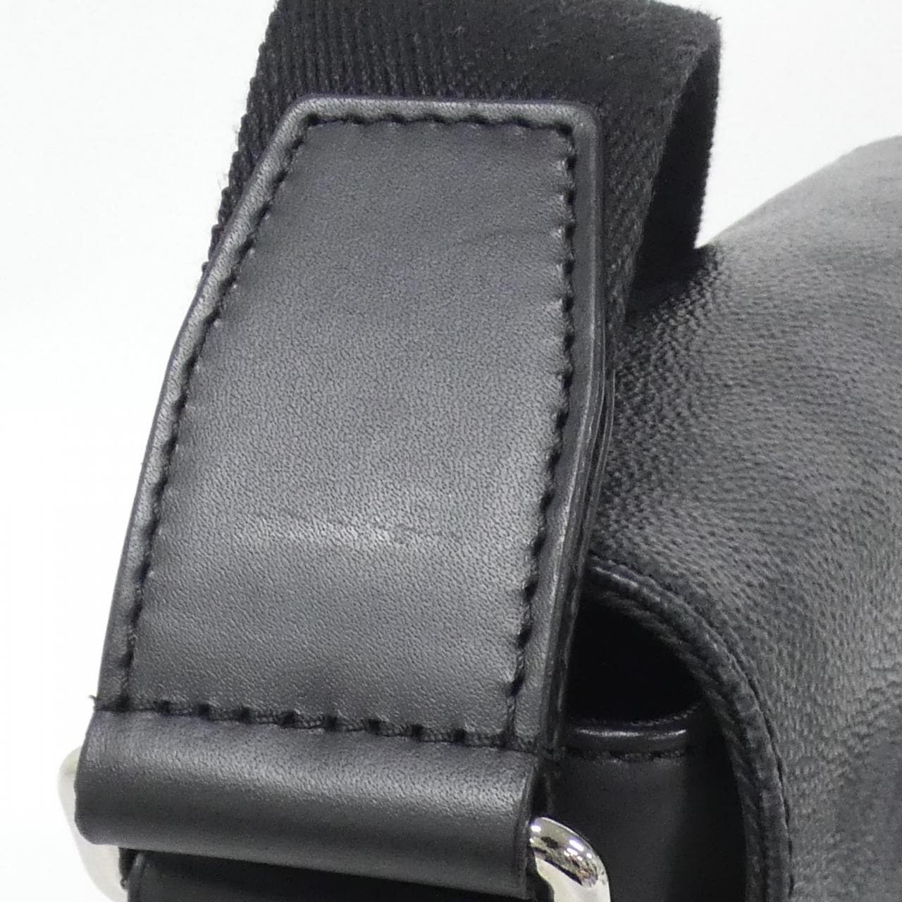 ルイヴィトン ダミエ グラフィット ディストリクト PM N41028 ショルダーバッグ