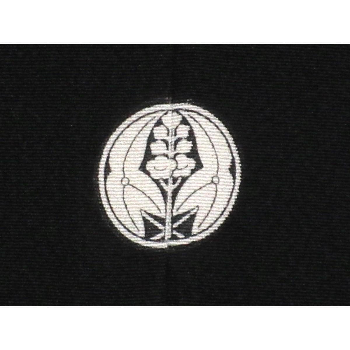 留袖　友禅金彩加工　刺繍入り　丸に抱沢潟