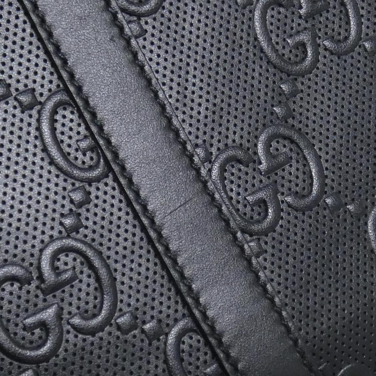 グッチ 700421 1W3AN バッグ