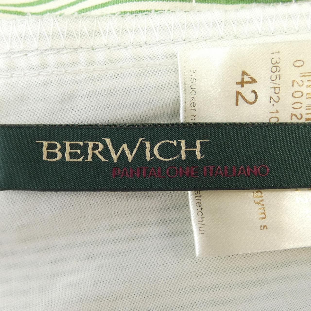 Bell witch BERWICH short pants