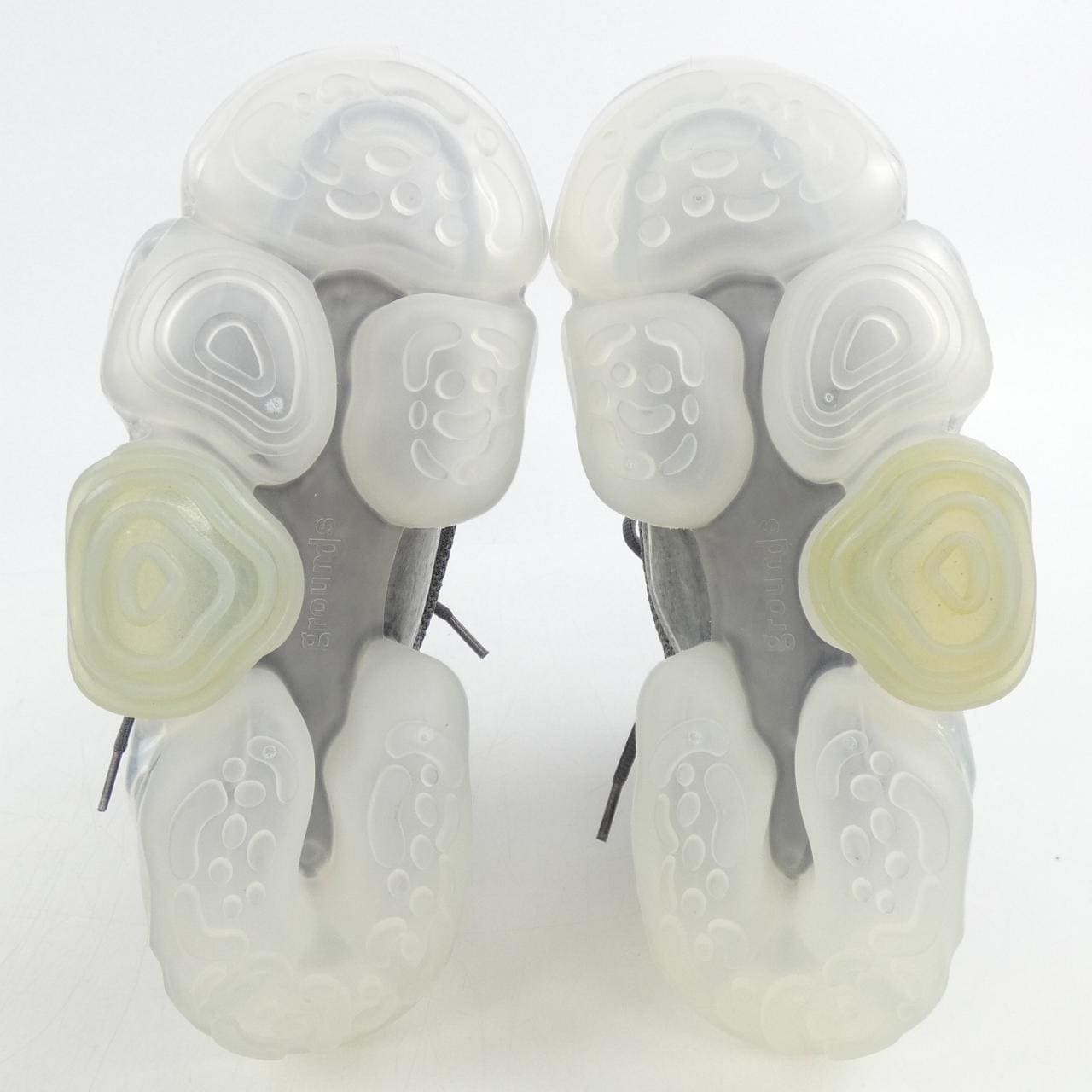 GROUNDS スニーカー