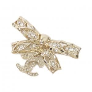 CHANEL brooch