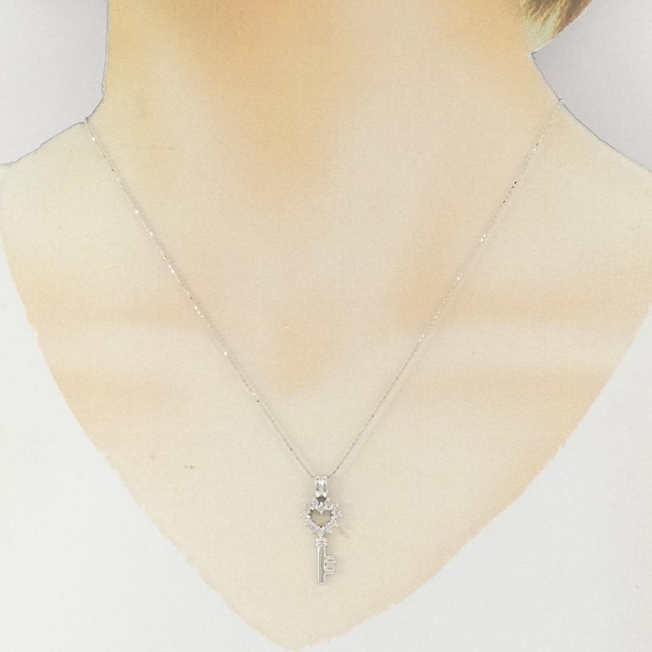 K18WG ハート×キー ダイヤモンド ネックレス 0.26CT