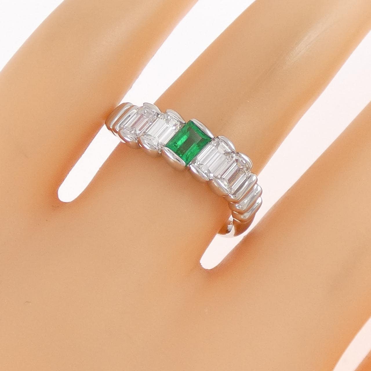 PT900 エメラルド リング 0.28CT