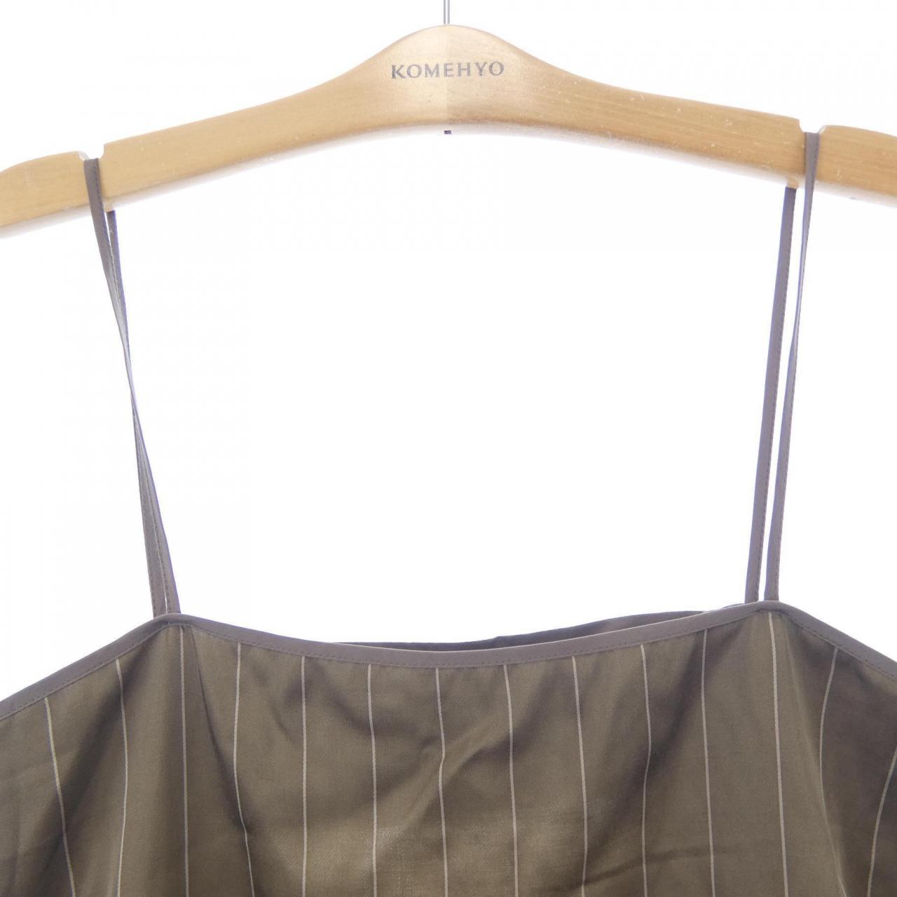 エンポリオアルマーニ EMPORIO ARMANI トップス