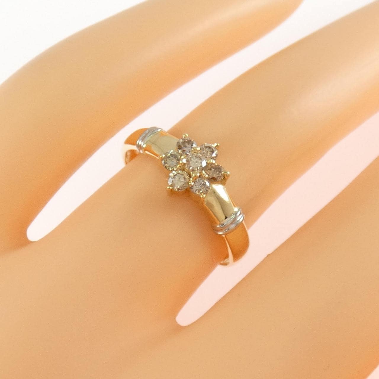 K18YG/PT900 フラワー ダイヤモンド リング 0.30CT