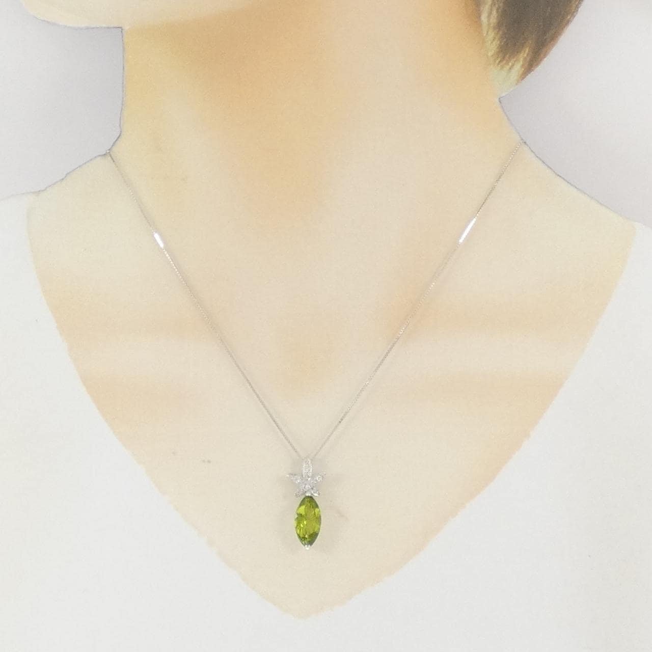 K18WG ペリドット ネックレス 3.13CT