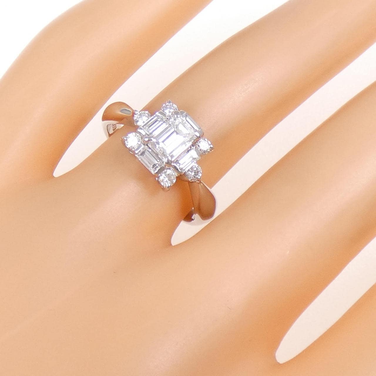 PT900 ダイヤモンド リング 0.485CT F VS2 エメラルドカット