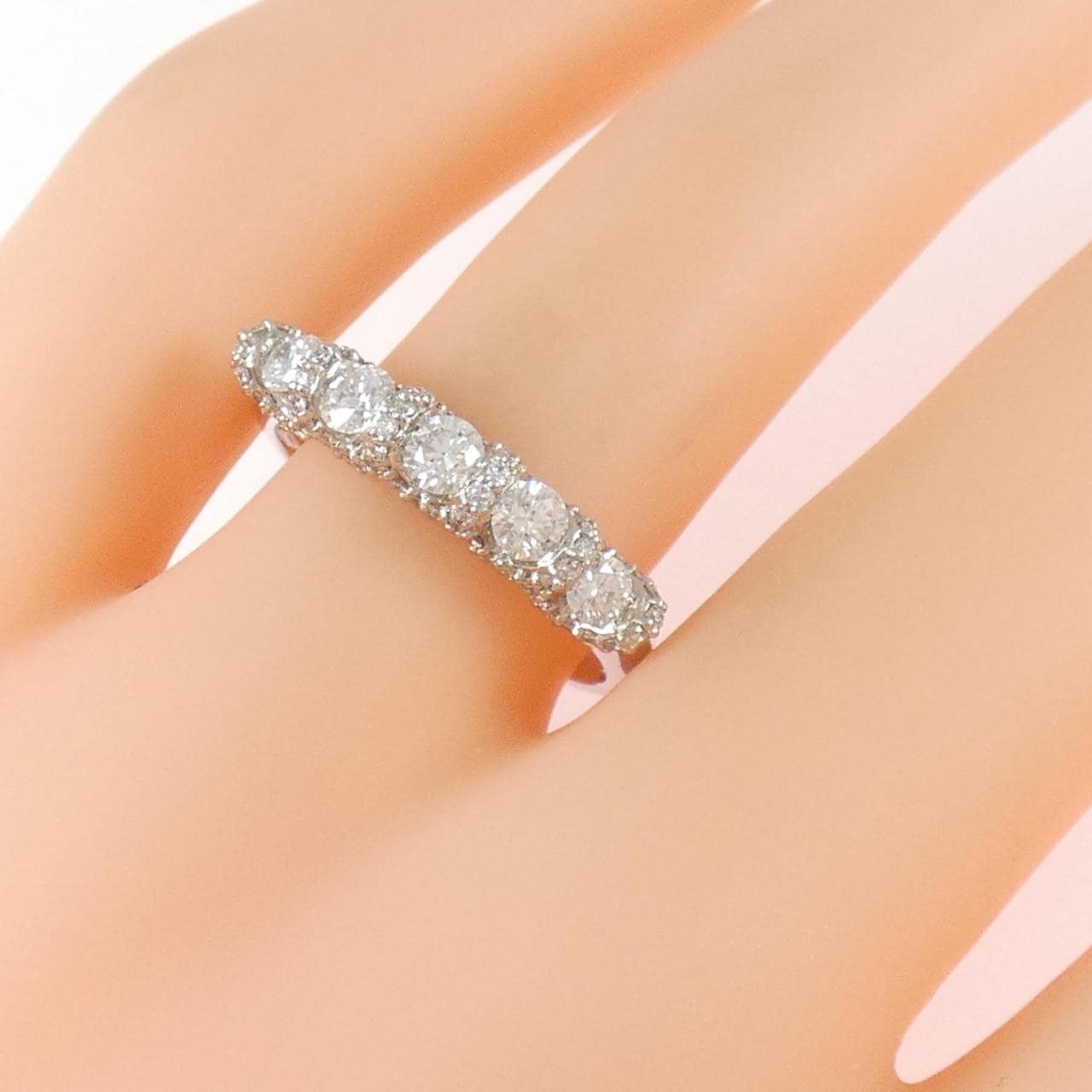 ジーエスティービー ダイヤモンド リング 0.70CT
