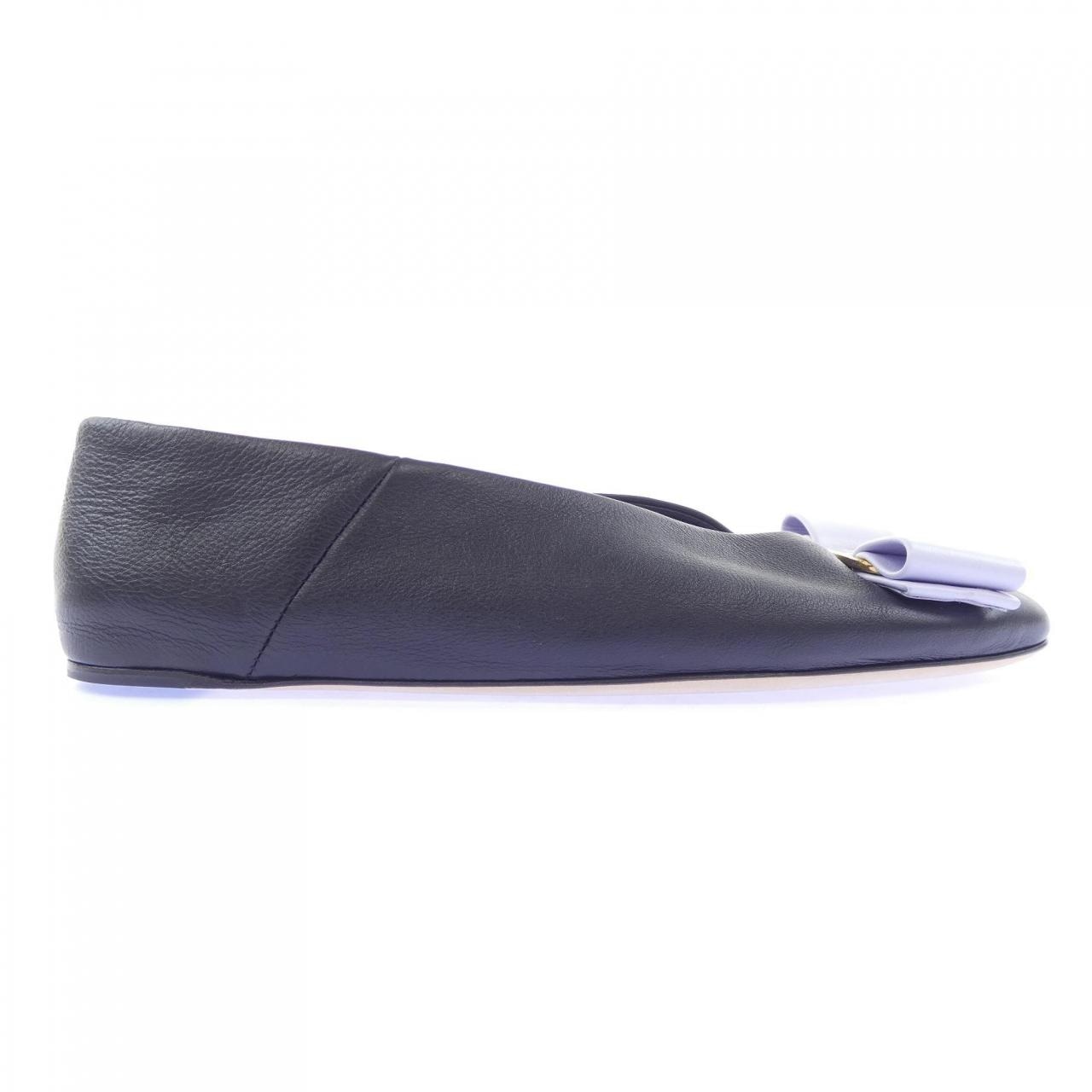 フェラガモ FERRAGAMO フラットシューズ