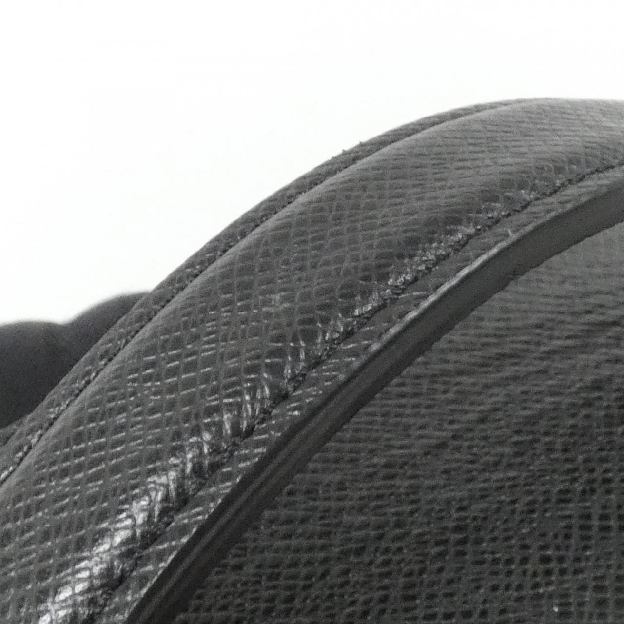 ルイヴィトン タイガ アヴェニュー スリングバッグ M30977 リュックサック