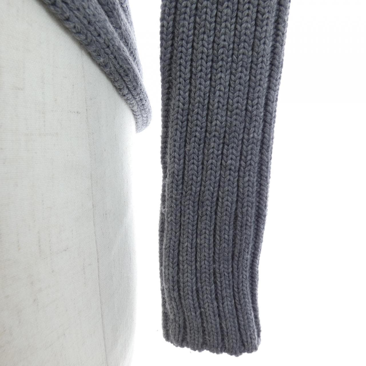 サルヴァトーレフェラガモ SALVATORE FERRAGAMO カーディガン