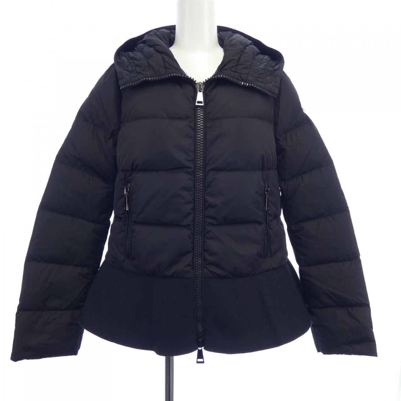 モンクレール MONCLER ダウンジャケット