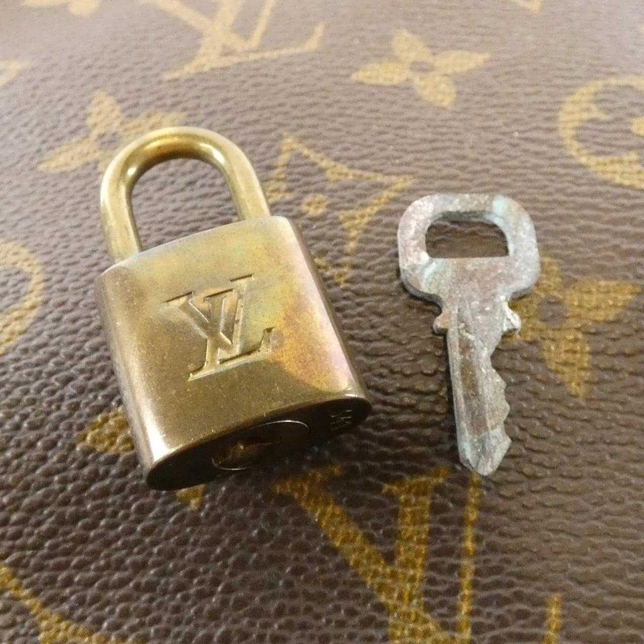 ルイヴィトン モノグラム アルマ PM M51130 バッグ