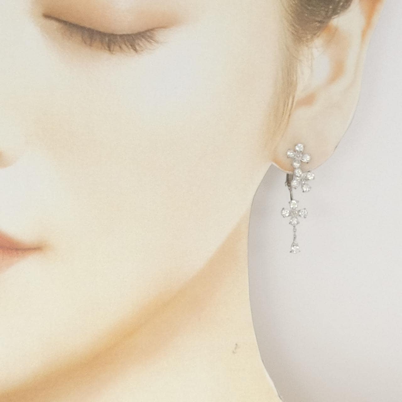 K18WG/K14WG フラワー ダイヤモンド イヤリング 1.00CT