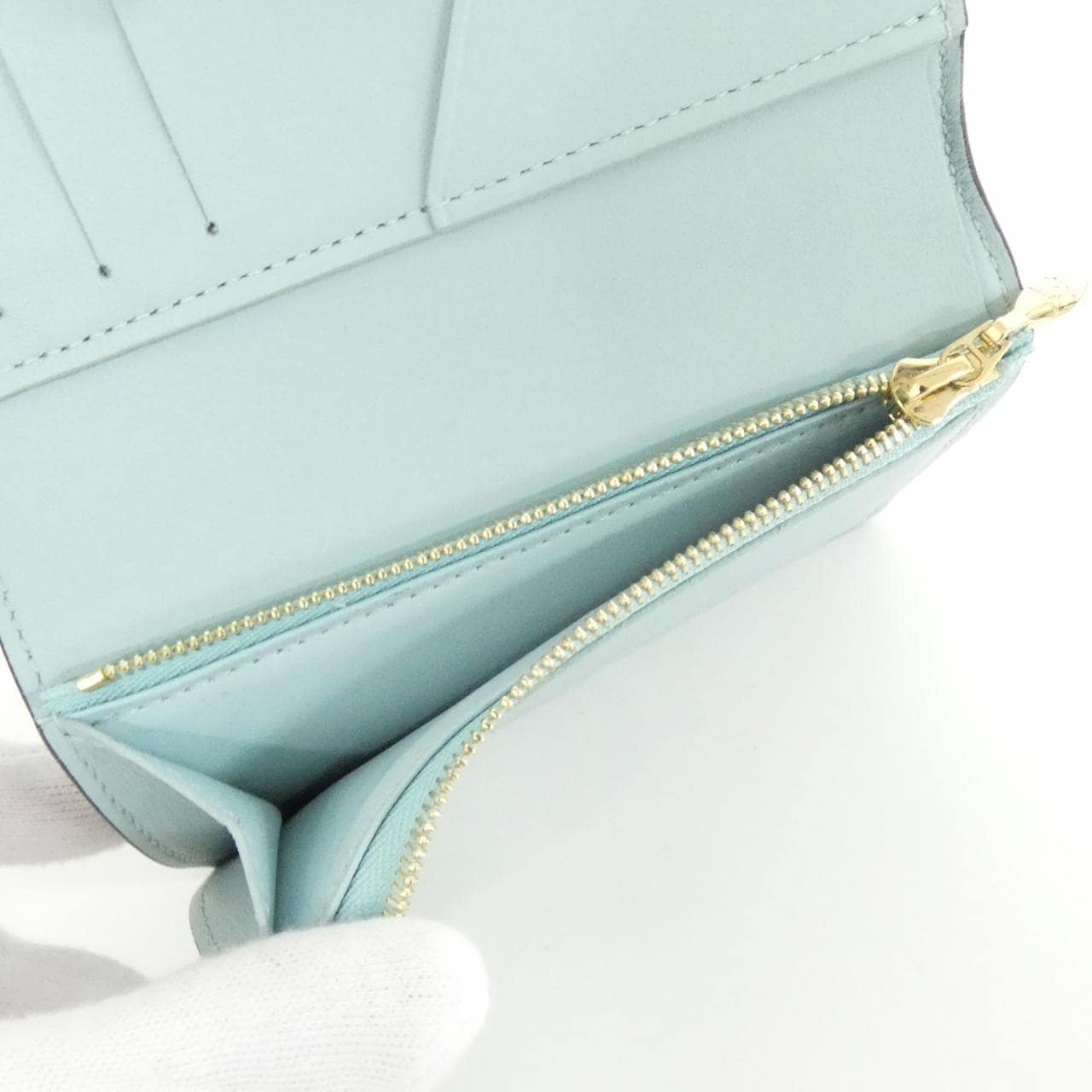 ルイヴィトン トリヨン LVヴェルティカル CPウォレット M82198 財布