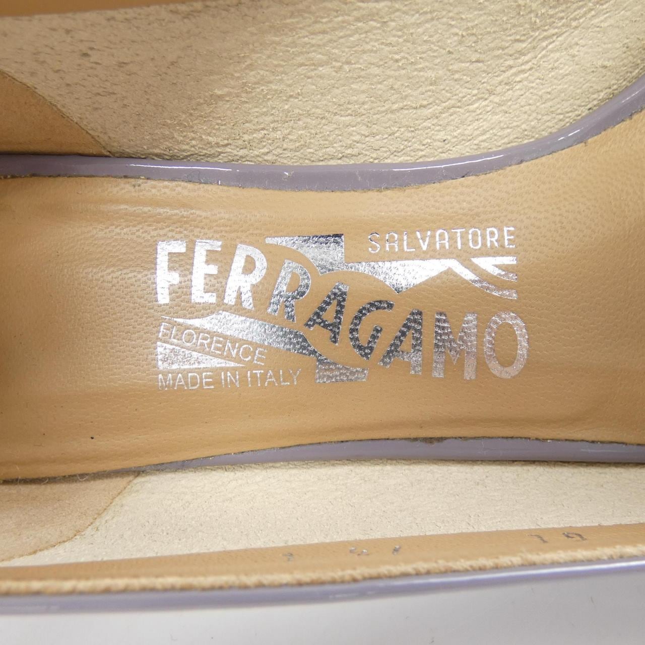 サルヴァトーレフェラガモ SALVATORE FERRAGAMO VARA パンプス