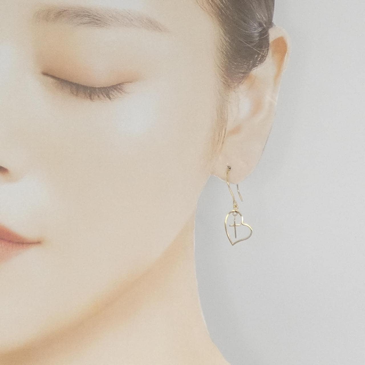 K18YG Heart x Cross Earrings