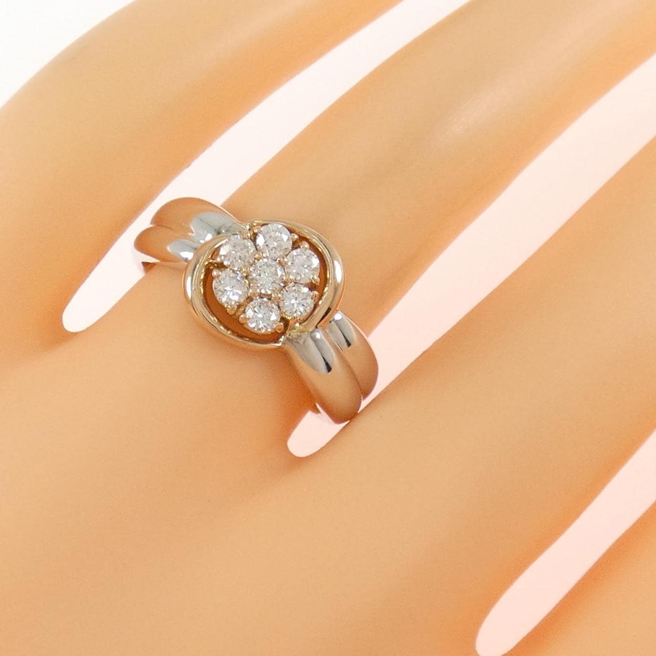K18WG/K18PG フラワー ダイヤモンド リング 0.37CT