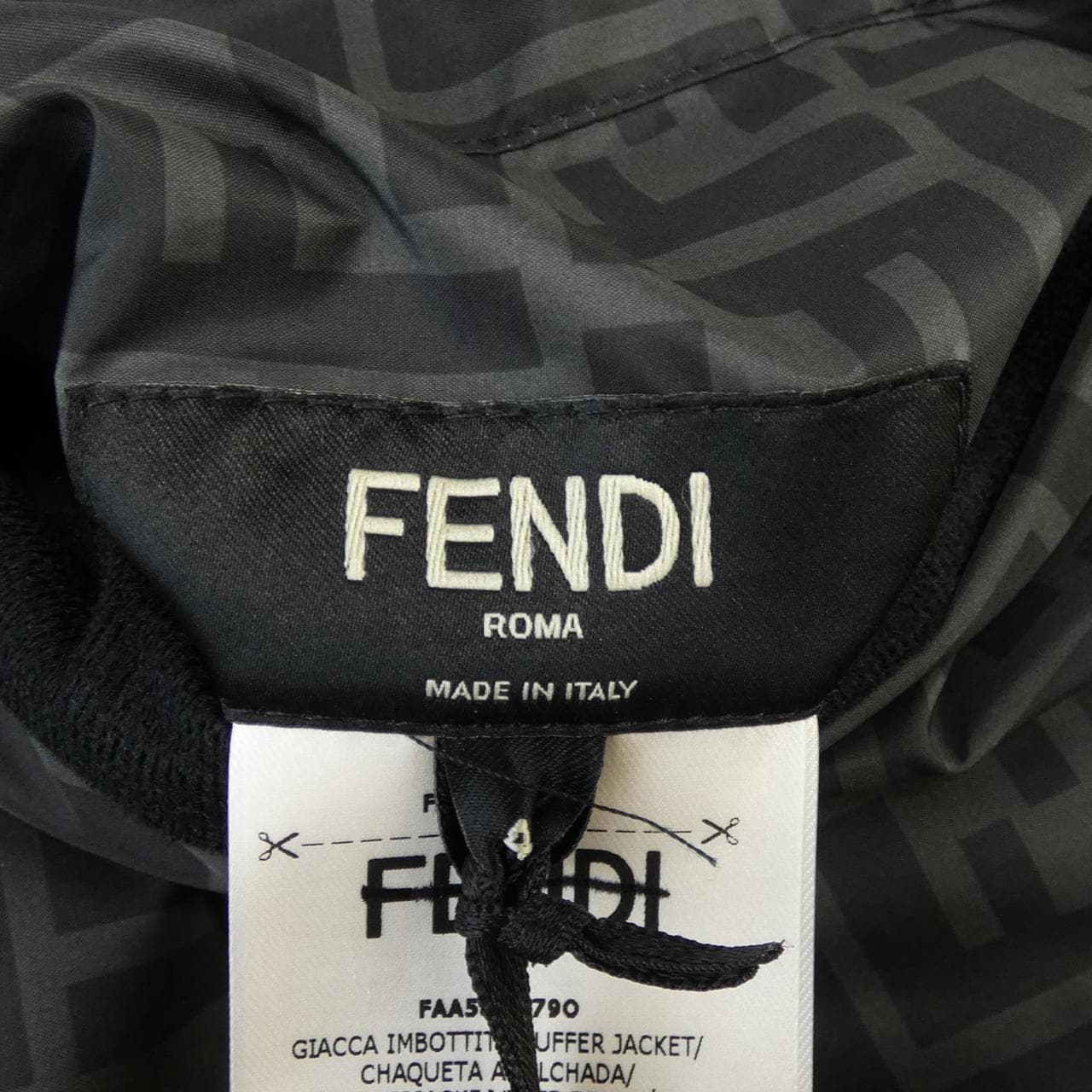 フェンディ FENDI FFモチーフ FAA582 A79O ダウンジャケット